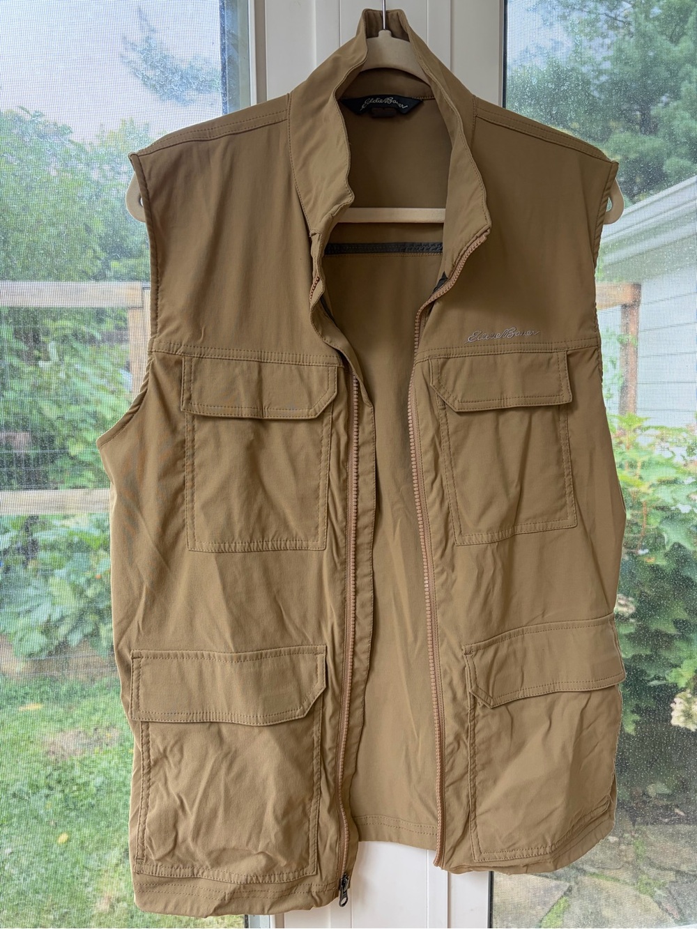 Eddie Bauer Men’s Sandstone Utility Vest